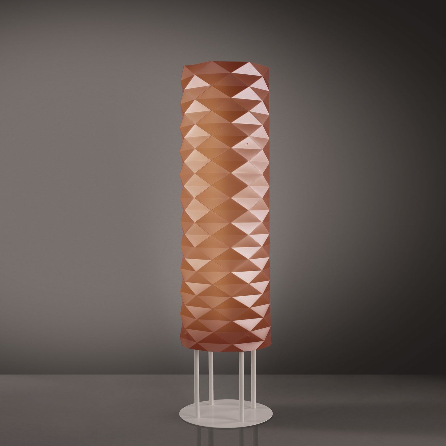 Lámpara de Pie con Base Mt Cobre en Metal Cm. 27x155h