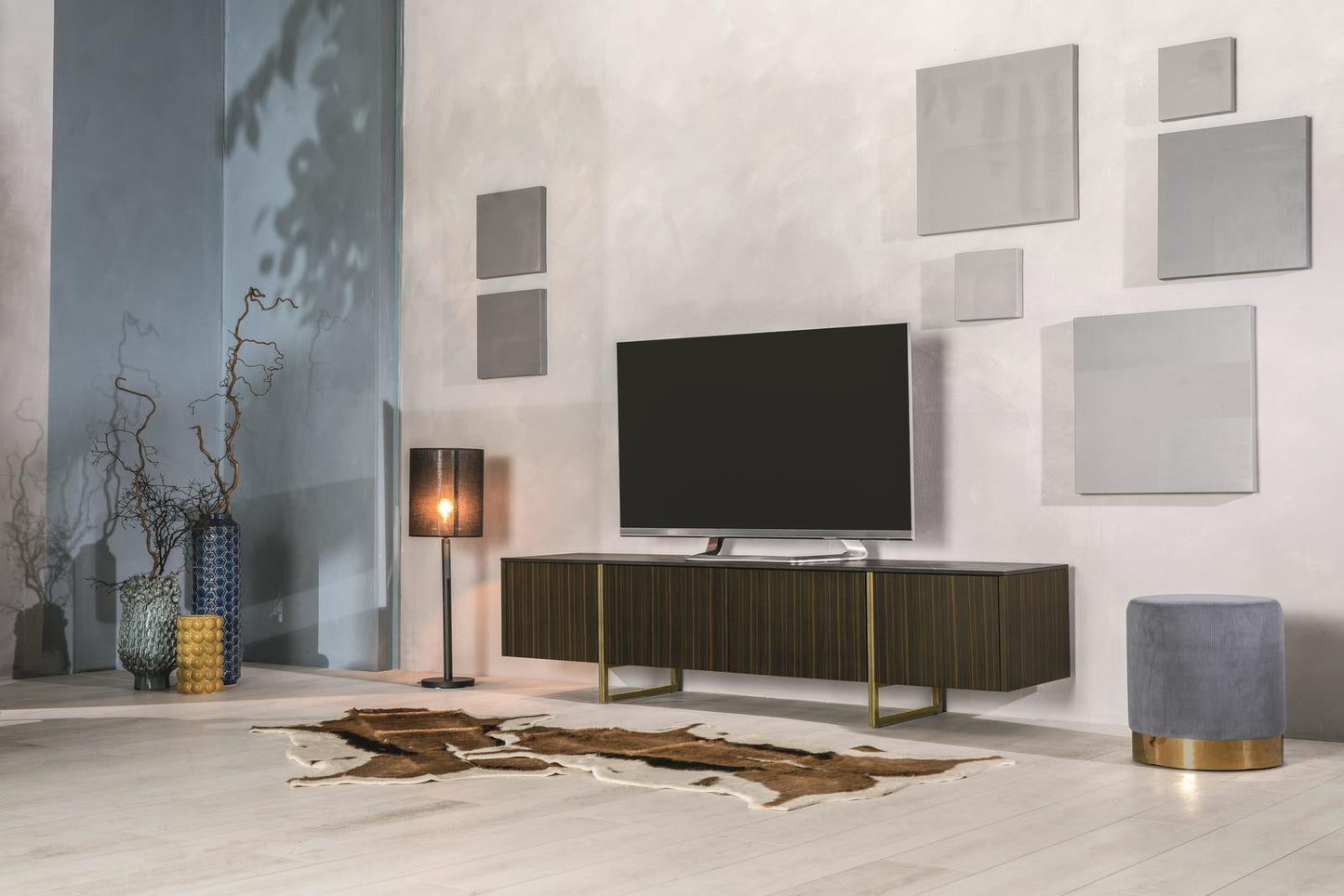 Mueble TV negro-ébano 400 cm x 1800 cm H. 450 cm