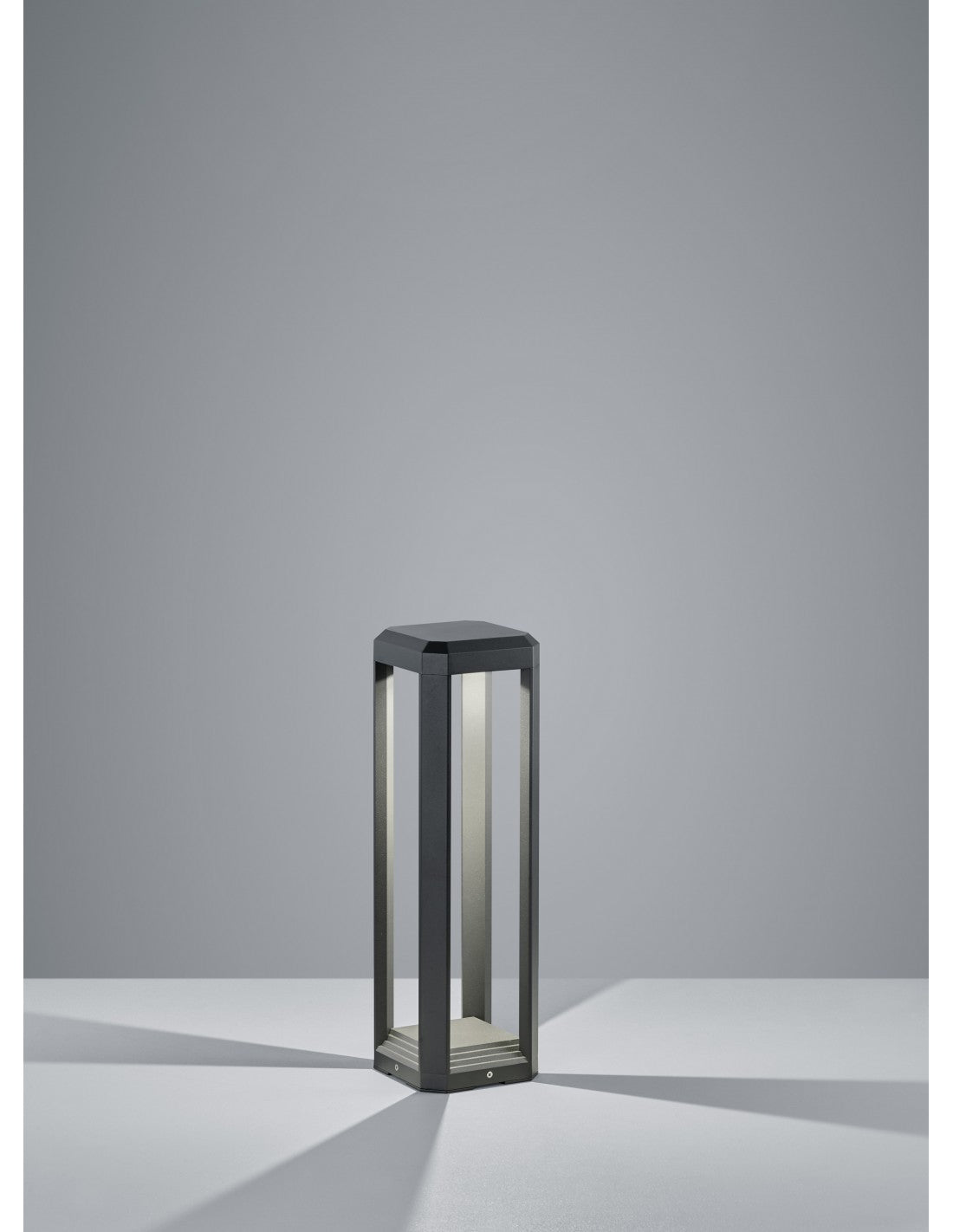 Bolardo LED bajo para exterior Logone Antracita IP65 Trio Lighting