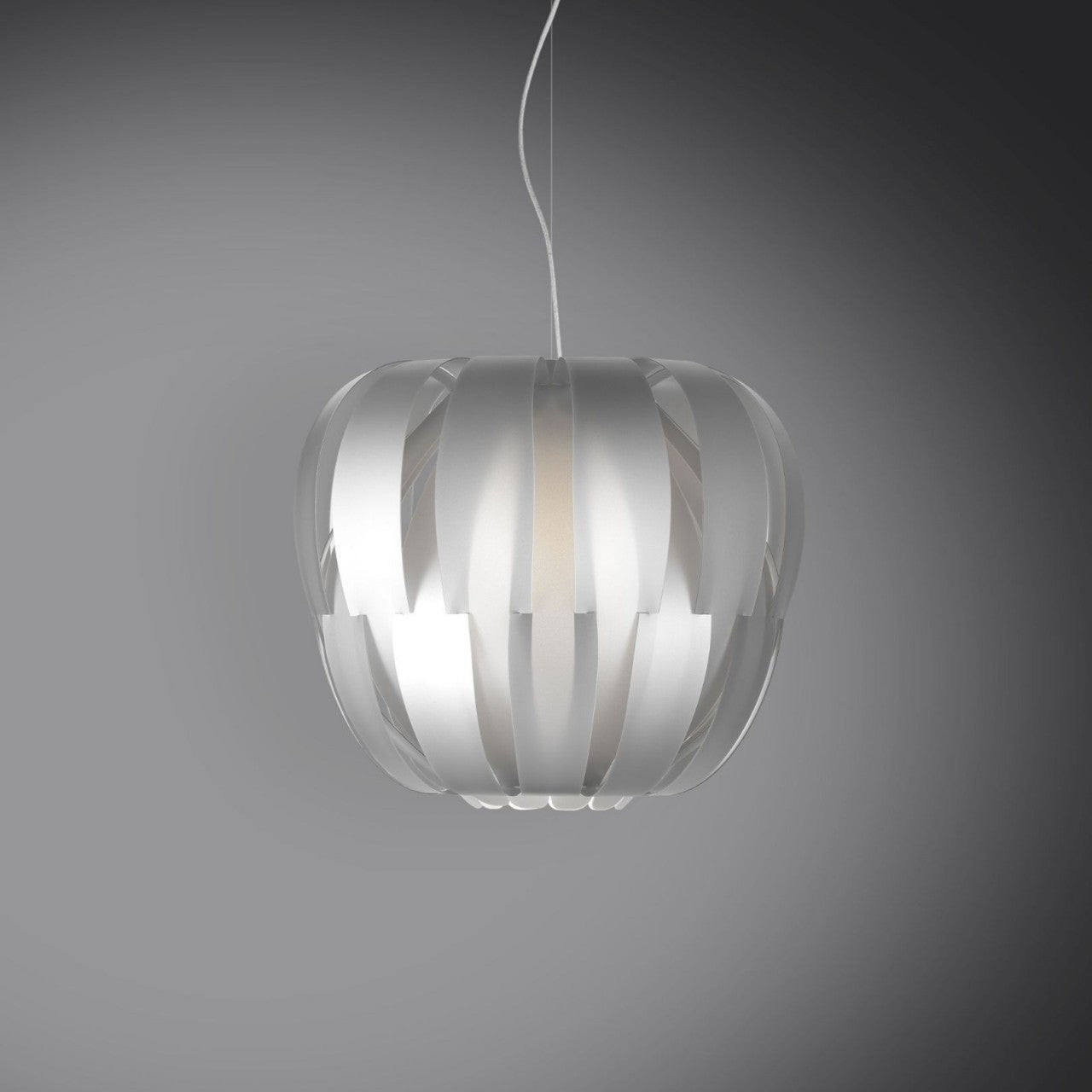 Suspensión plateada en metal cromado cm. 42x32h