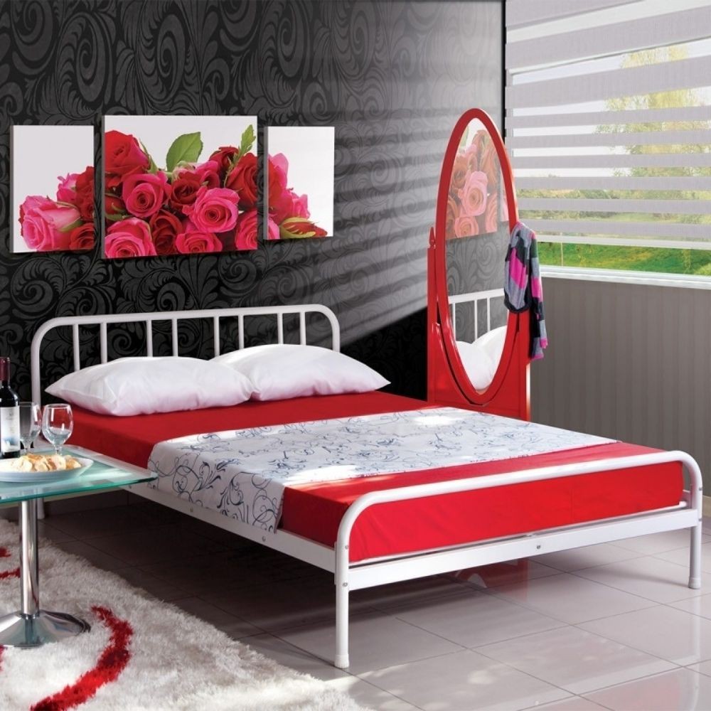 Cama doble Génova de metal blanco.
