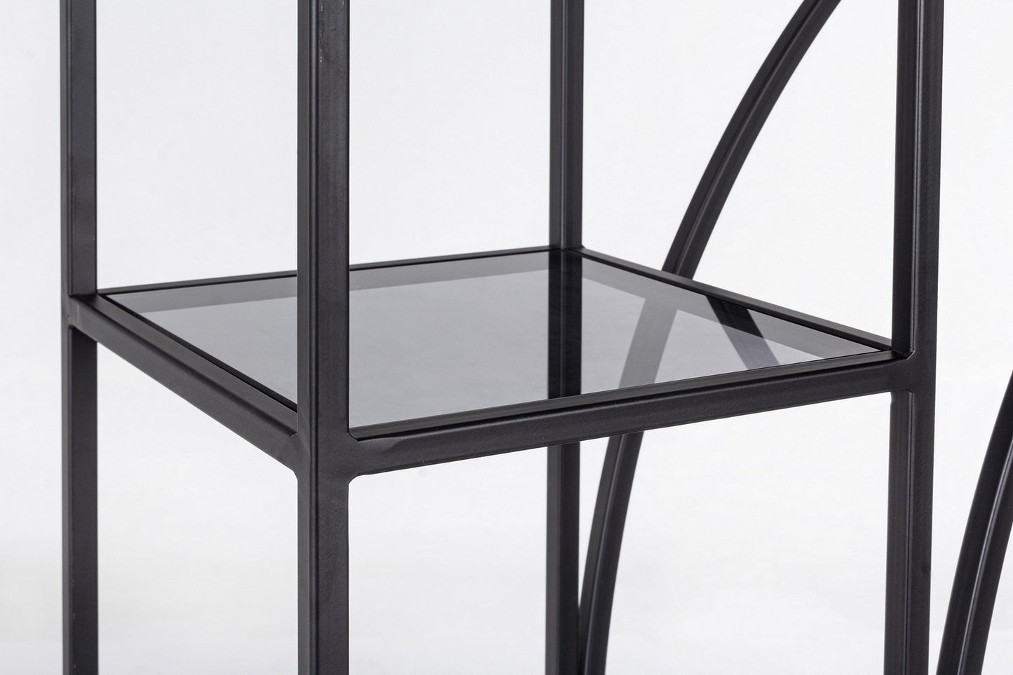 Librería Korvet de metal negro de 4 plantas