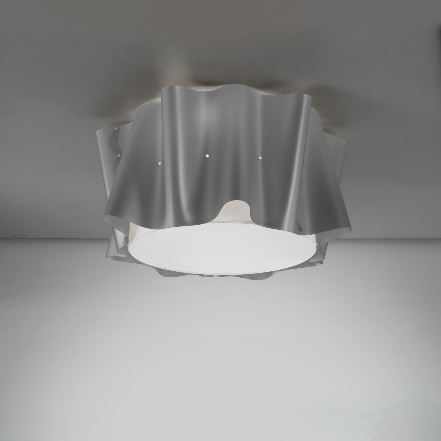 Lámpara de techo plateada de 5 luces en metal cm. 60x32h