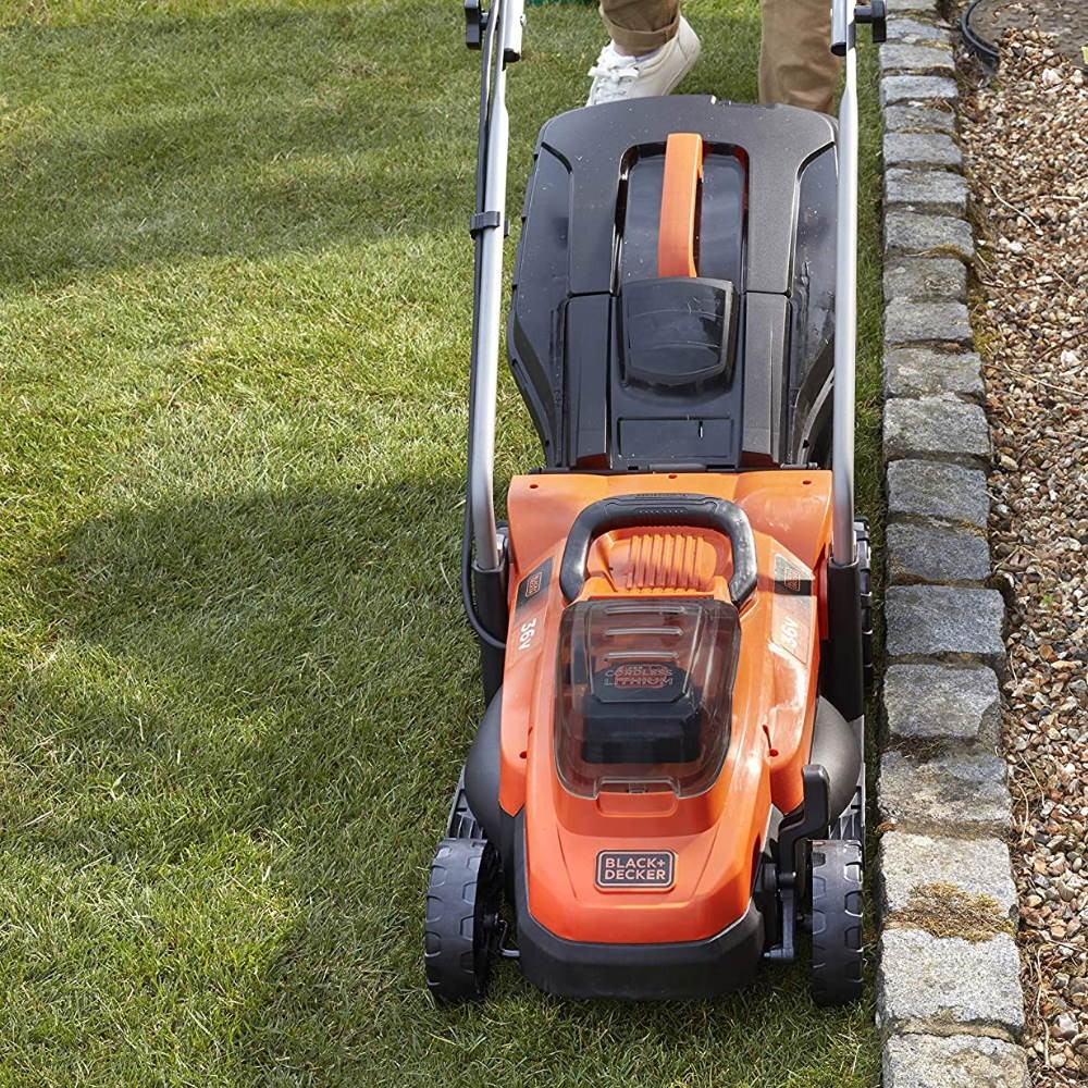 Cortacésped inalámbrico Black&Decker BCMW3318L2-QW con doble batería de 18V