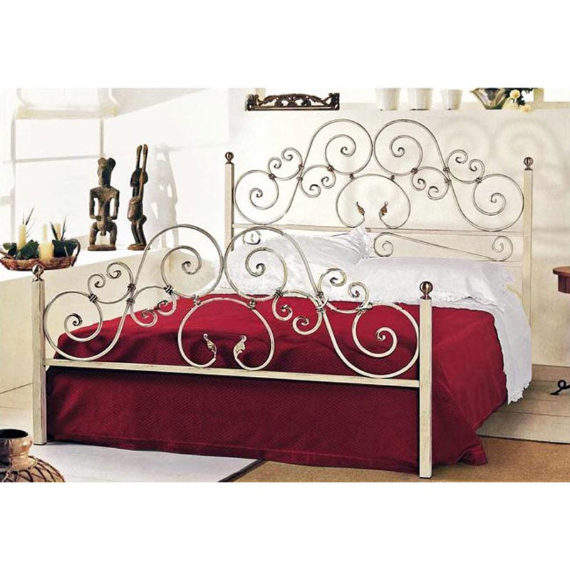Cama doble italiana de hierro forjado color marfil