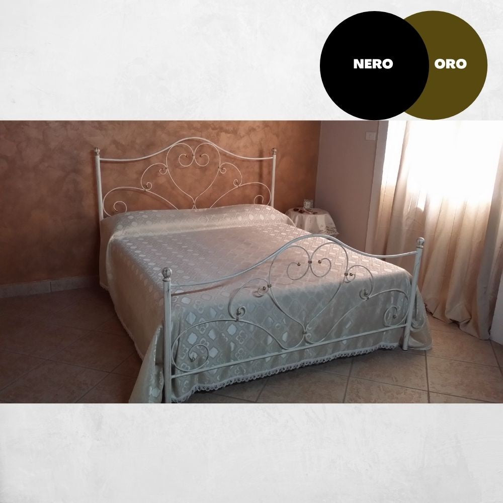 Cama doble Papavero de hierro forjado, negro y dorado.