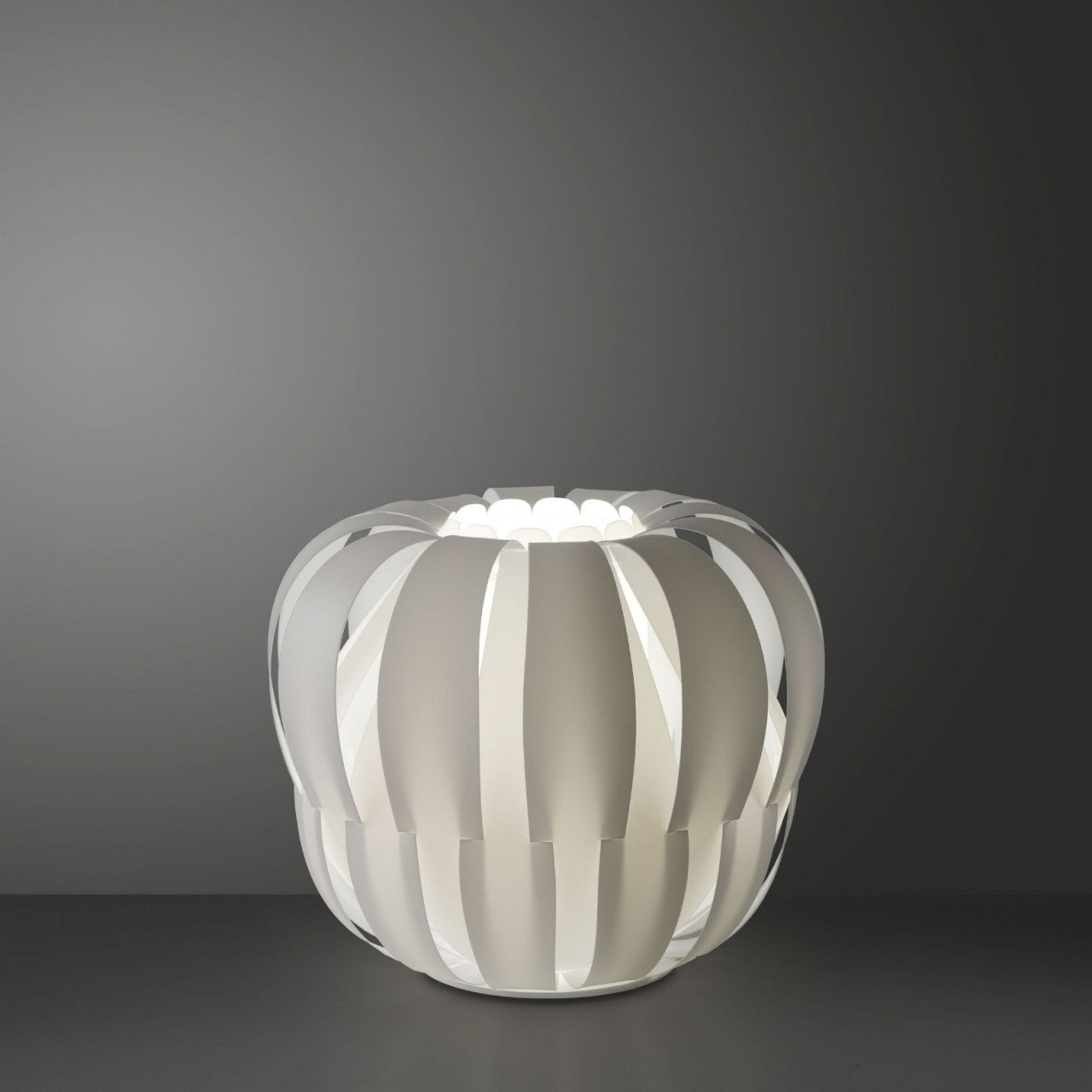 Lámpara de Pie de Metal Blanco Cm. 60x55h