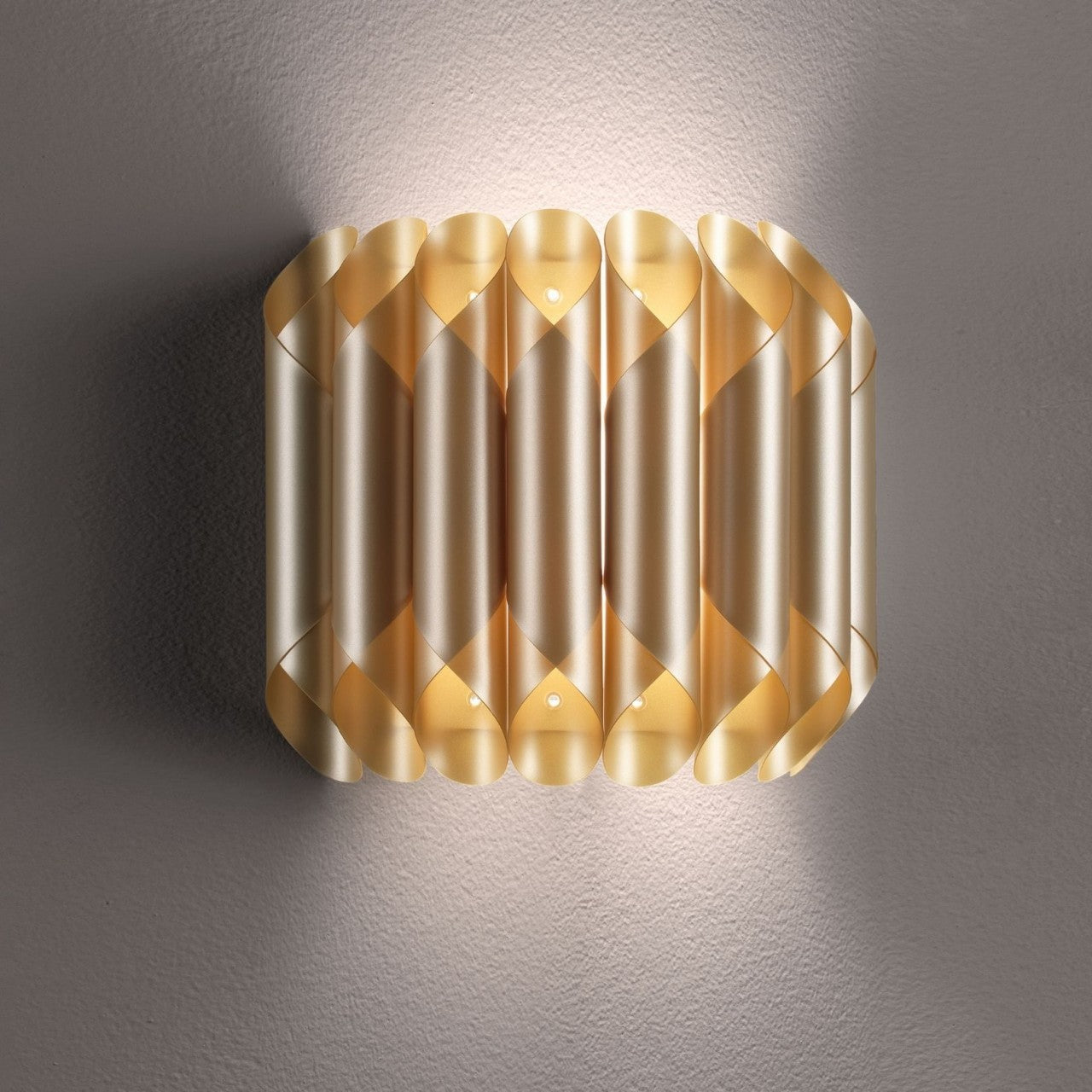 Nuevo Aplique moderno dorado Cm. 32x16x30h