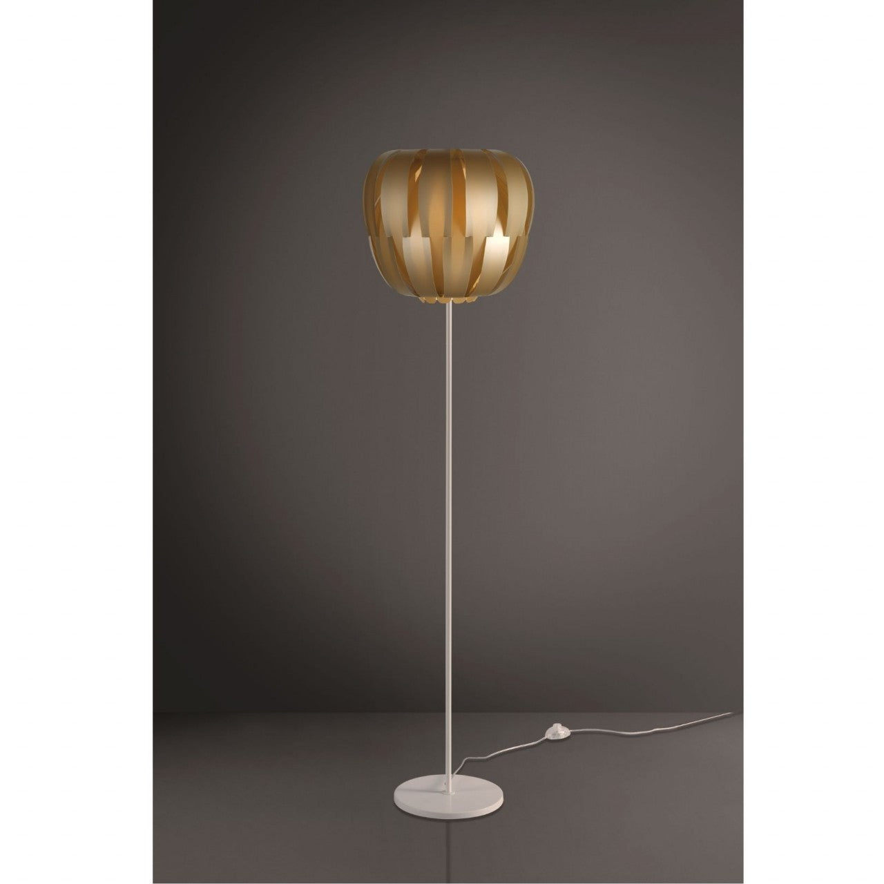 Lámpara de pie New con base y vástago dorado en metal cm. 42x172h