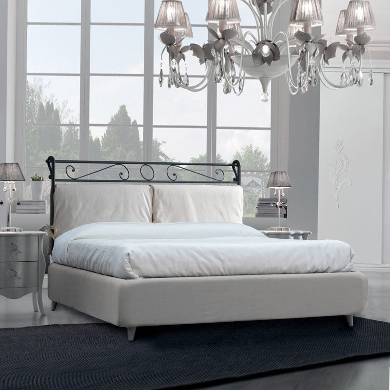 Cama doble de hierro con estructura de ecopiel blanca LEONARDO 170x218x h118 cm
