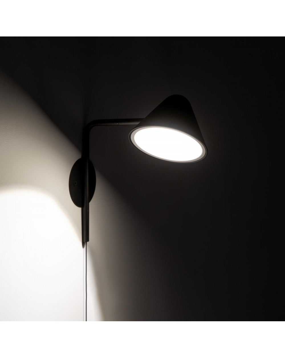 Aplique LED Antares de metal STS negro