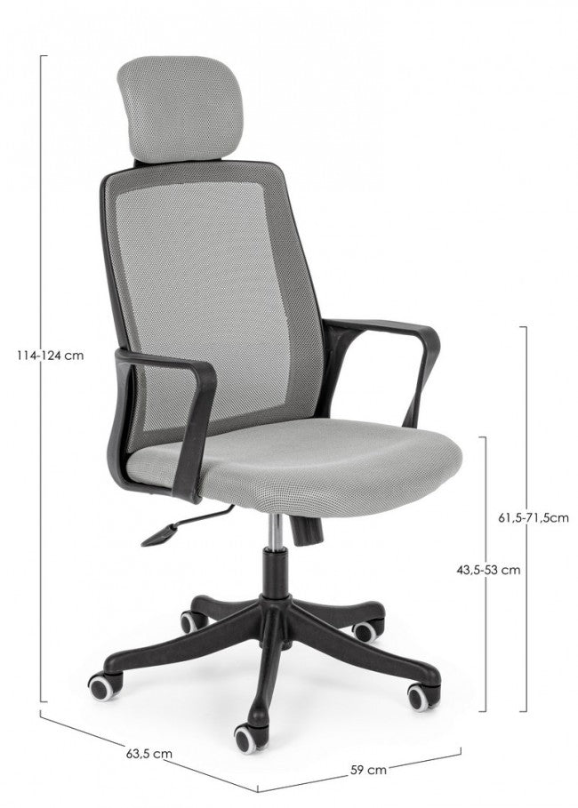 Silla de oficina con reposabrazos de tela gris.