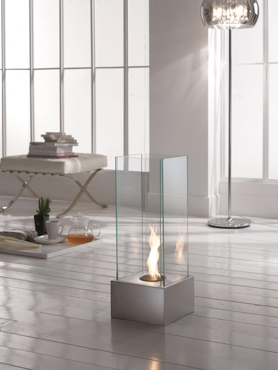 Biochimenea de diseño de suelo de bioetanol gris cromado 25 x 25 x h 65 cm