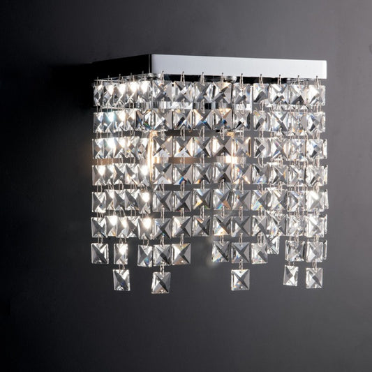 Aplique de latón y hierro cromado con dos luces cuadradas de strass 25x12x h25 cm