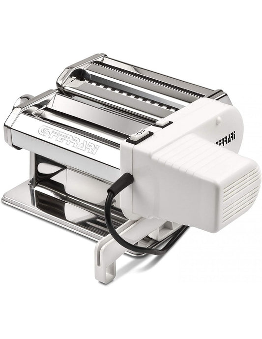Máquina de pasta con motor y accesorios.