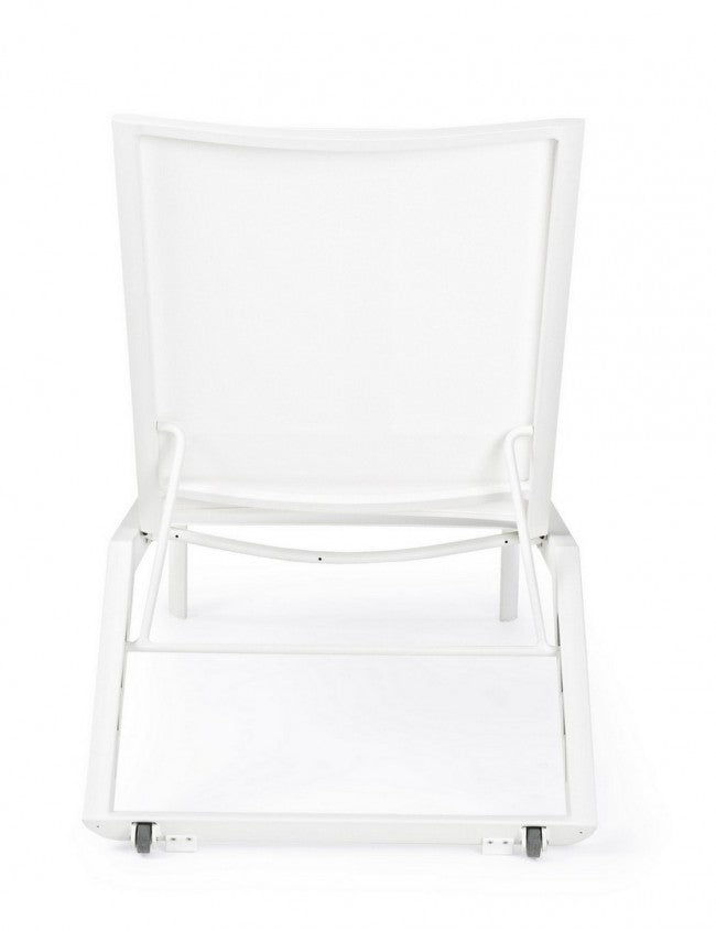 Tumbona Cruise de aluminio con ruedas blancas.