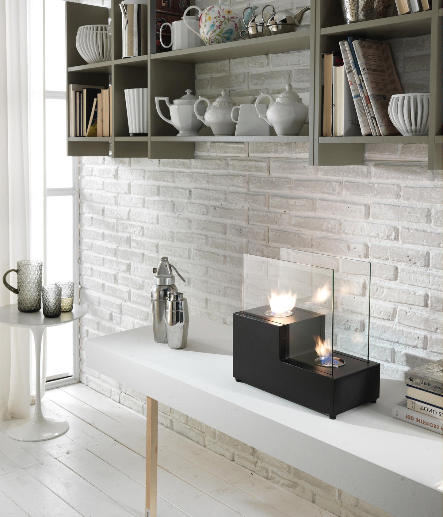 Biochimenea de sobremesa de metal negro 20x40x39h cm