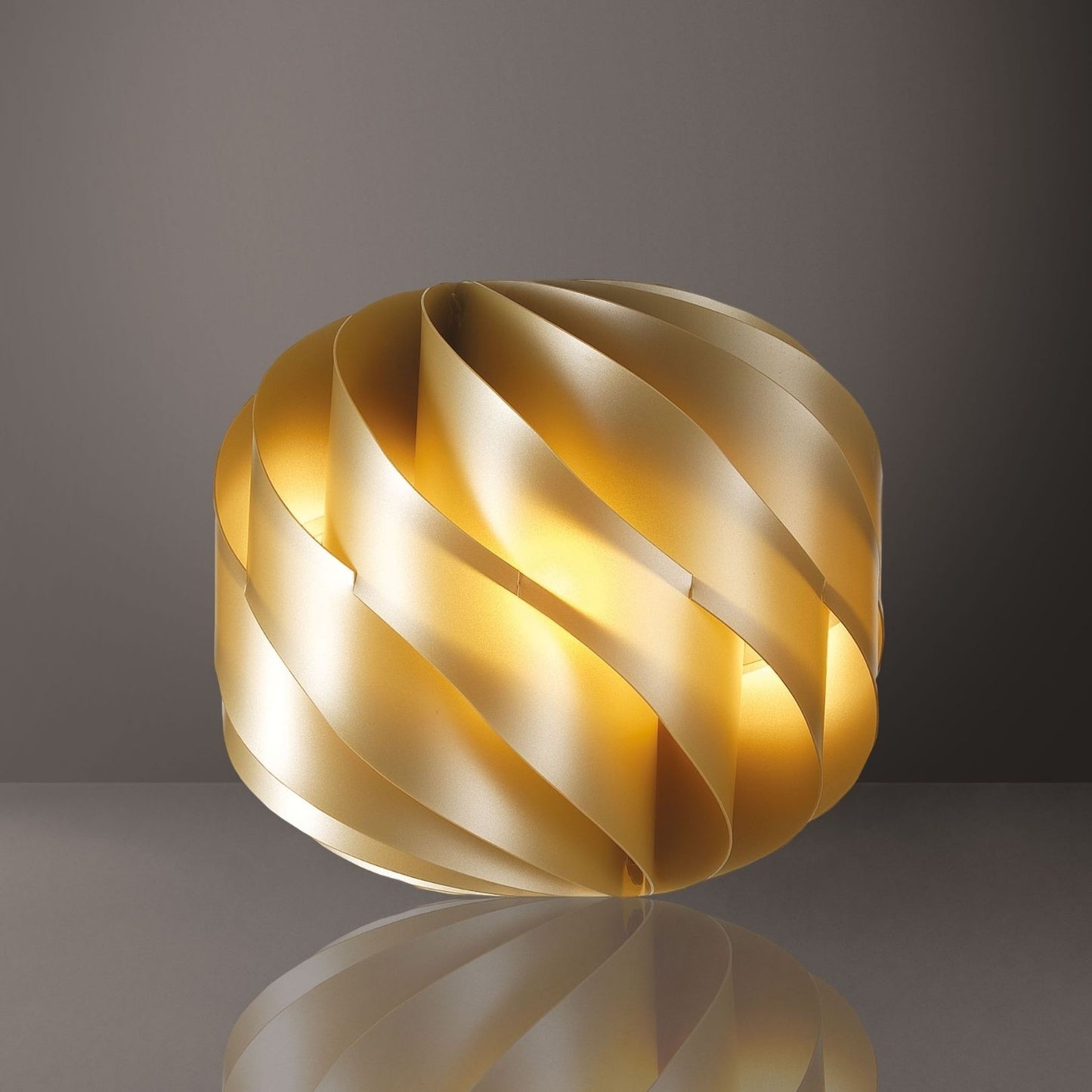 Lámpara de mesa New Gold Cm. 40x38h