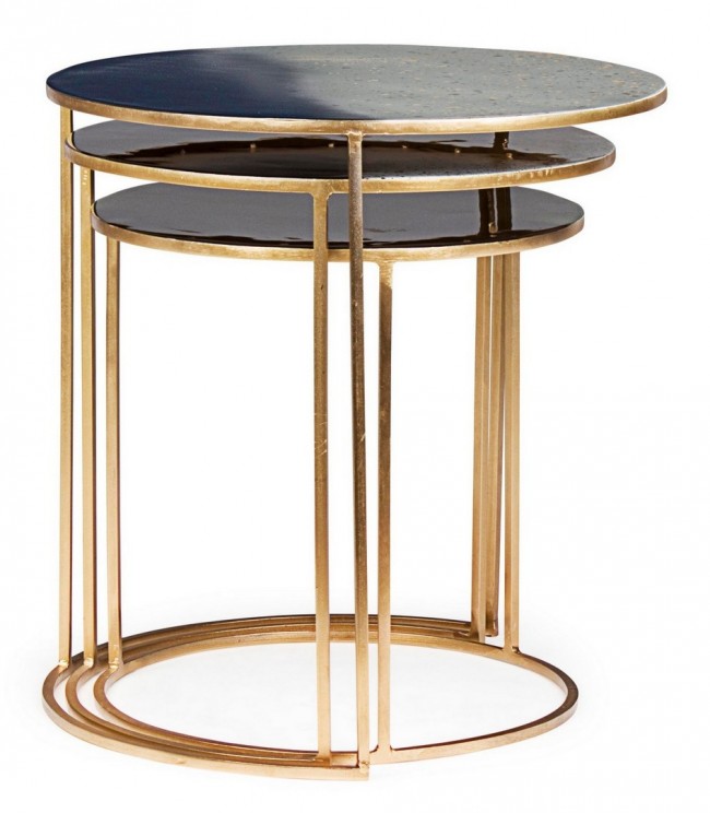 Conjunto de 3 mesas de centro de metal estilo ambiente.