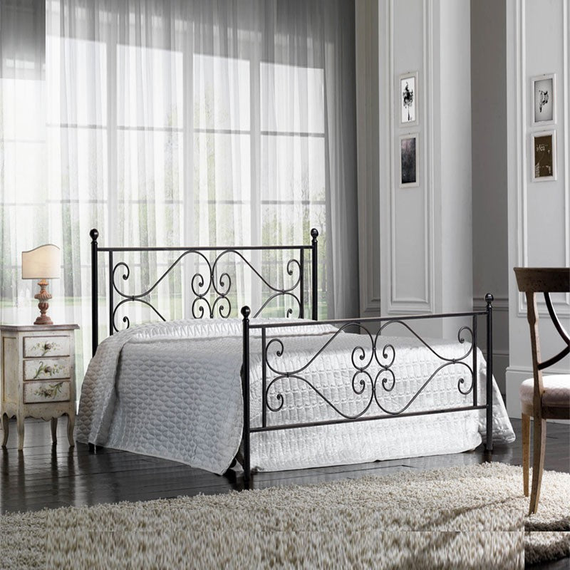 Cama Florence tamaño queen de hierro con pie de cama negro