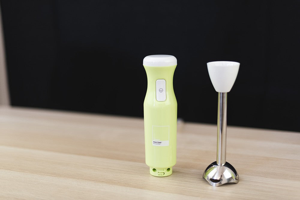 batidora de mano pantone