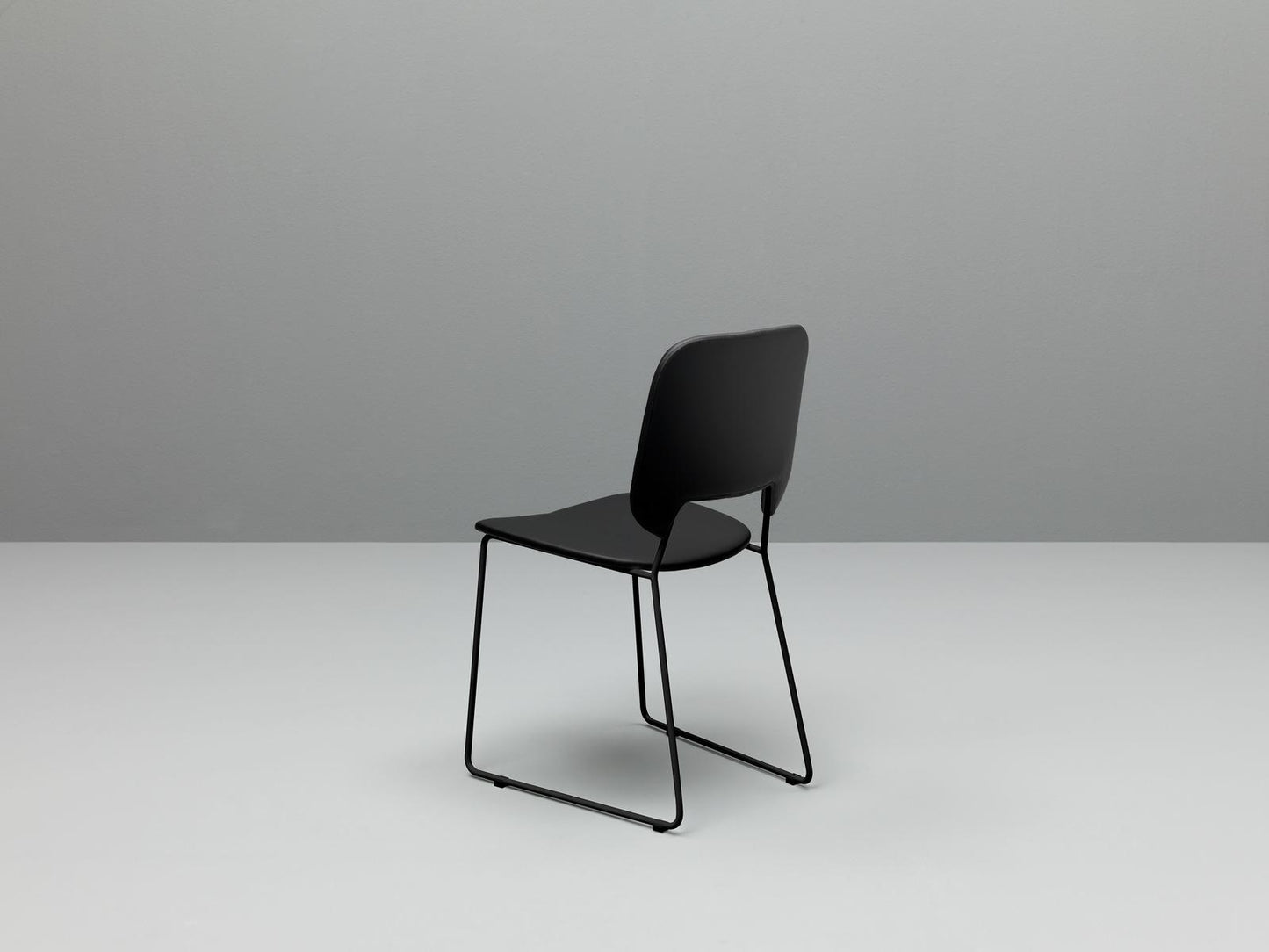 2x Silla de piel sintética y asiento negro 47,5x45,5x89h cm