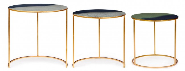 Conjunto de 3 mesas de centro de metal estilo ambiente.