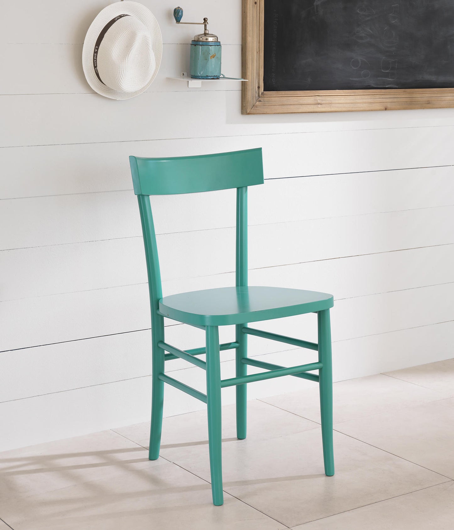 2x Silla de madera lacada turquesa 48x39x80h cm