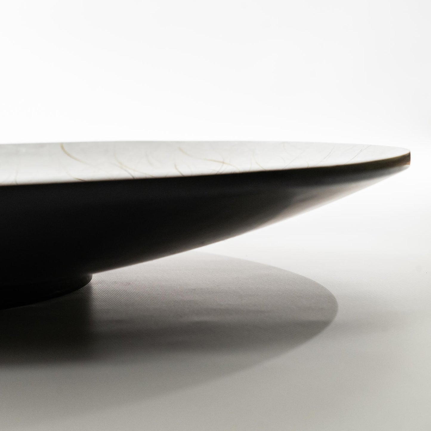 Plato decorativo blanco 65x65x1 cm