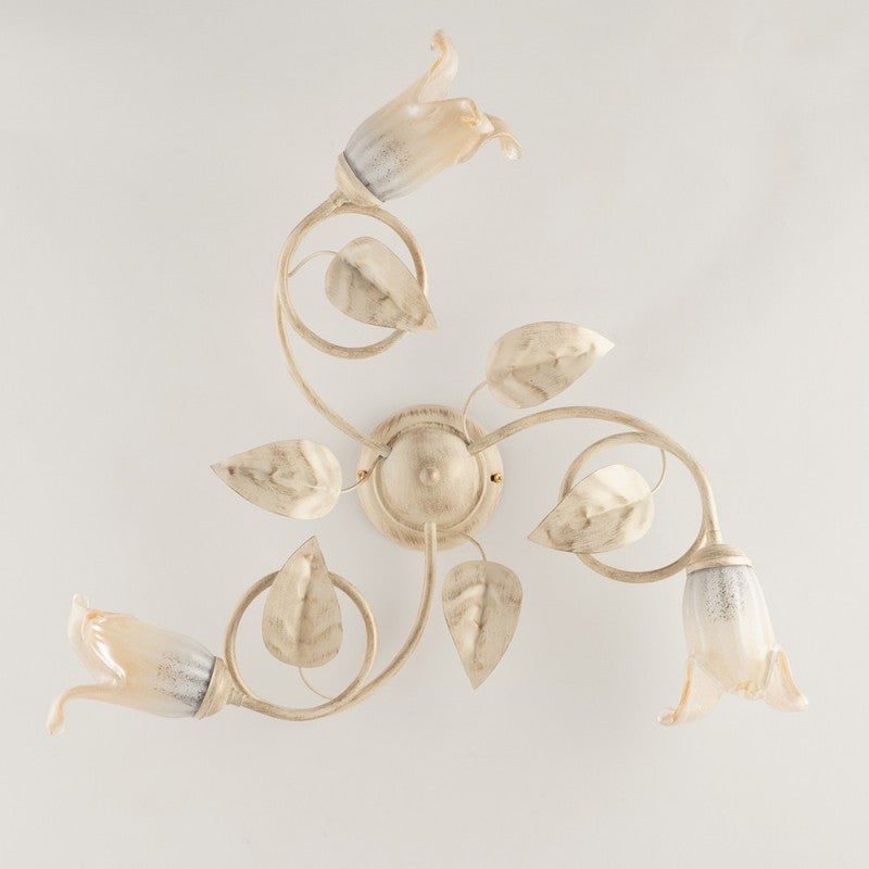 Lámpara de techo de hierro Marfil Oro Vidrio Blanco Ámbar tres luces 59x h20 cm