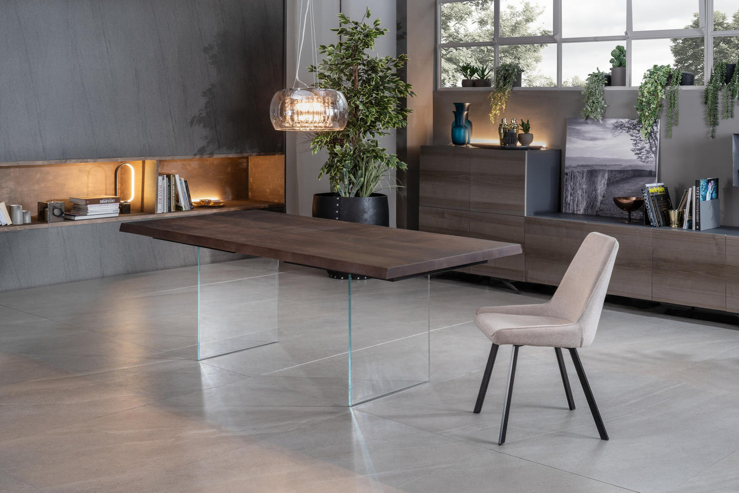 Mesa extensible de roble termotratado y patas de cristal 200/300x100 cm