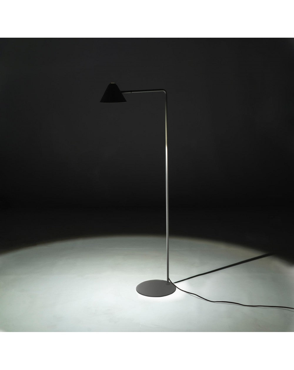 Lámpara de pie LED Antares de metal negro STS