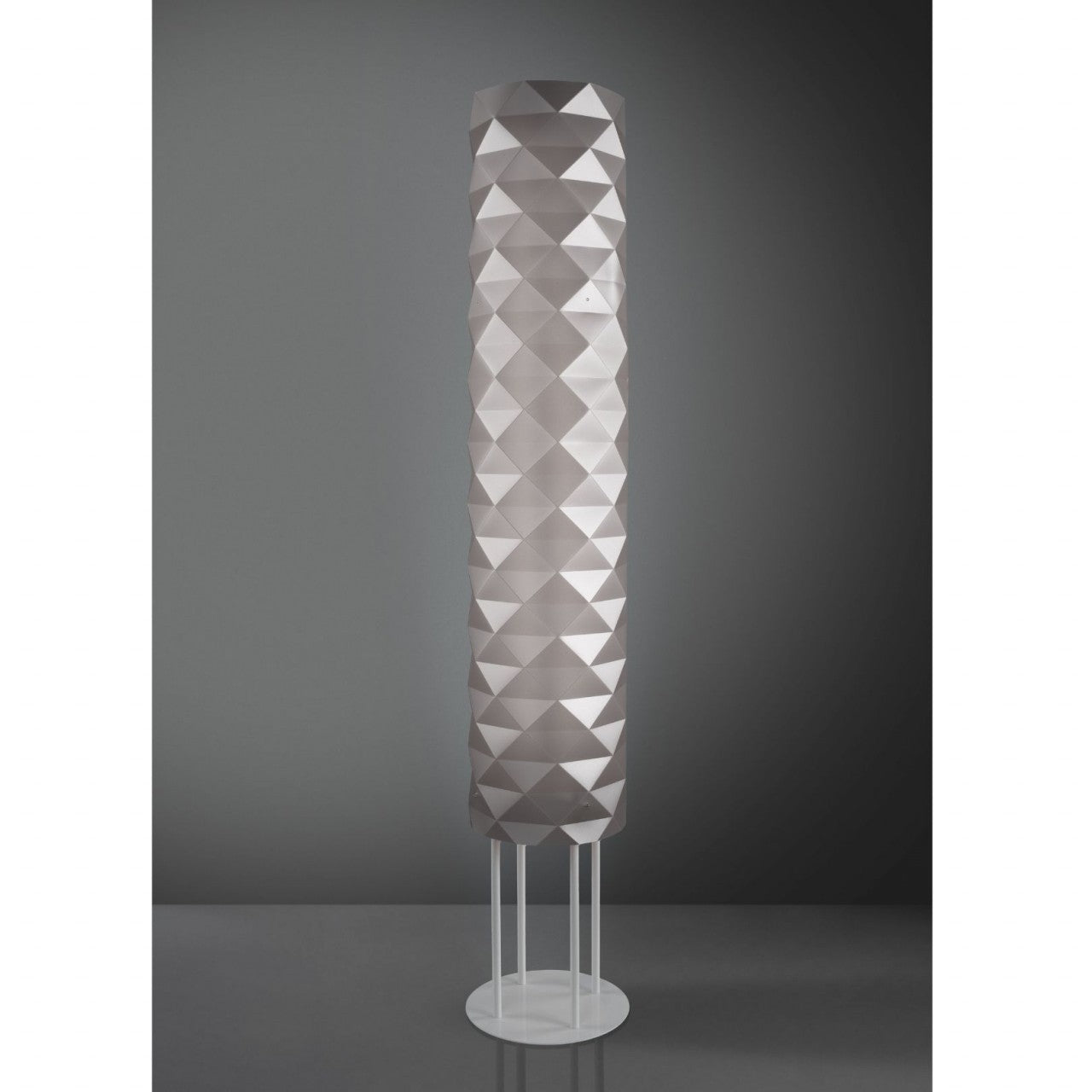 Lámpara de pie con base Mt Silver de metal 27 x 155h cm