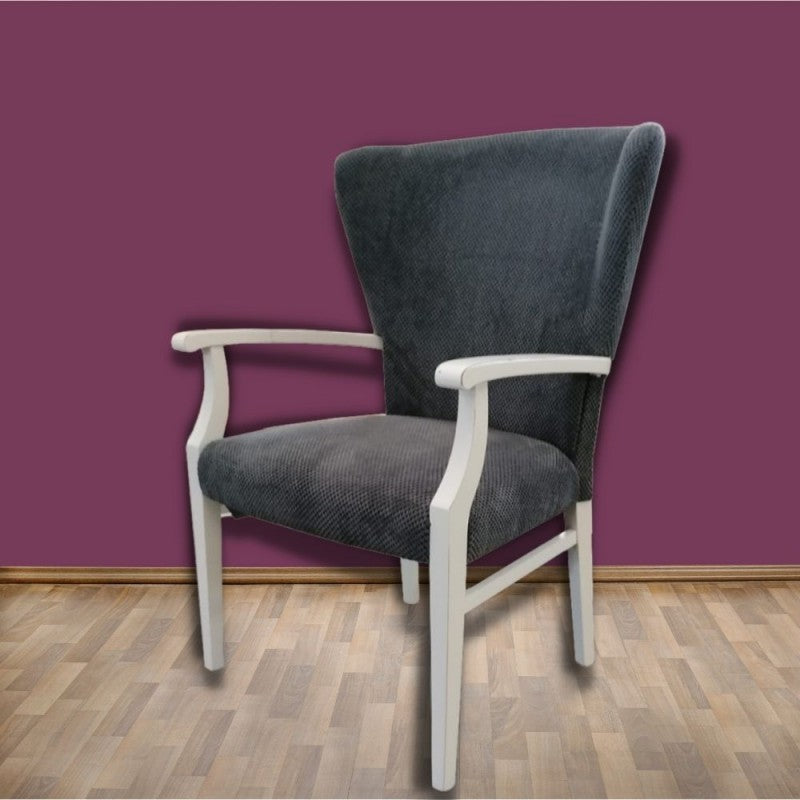 Sillón de madera y tela gris con respaldo envolvente DUMBO 69x66x h103 cm