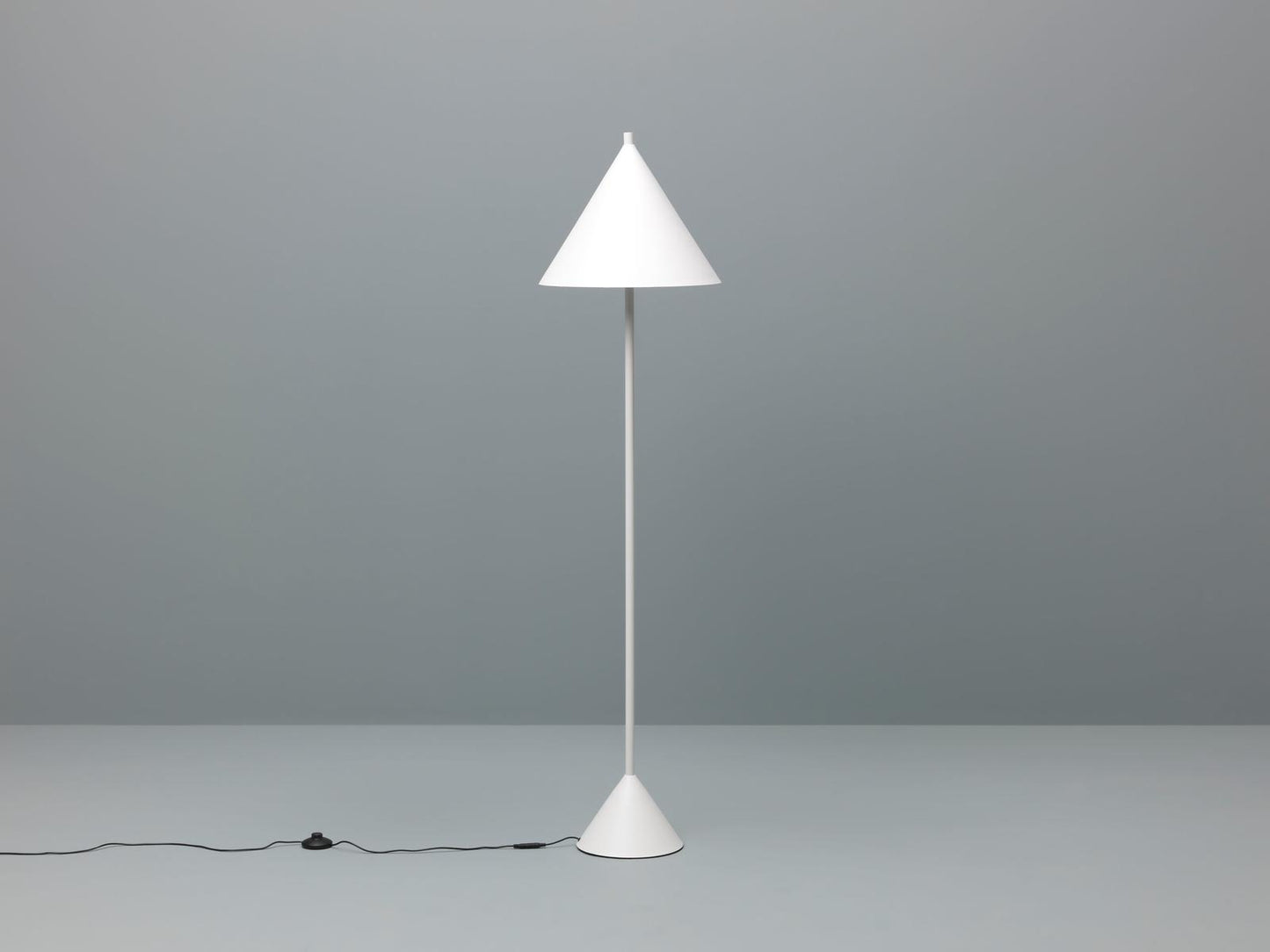 Lámpara de pie de metal blanco D40xD40x156h cm