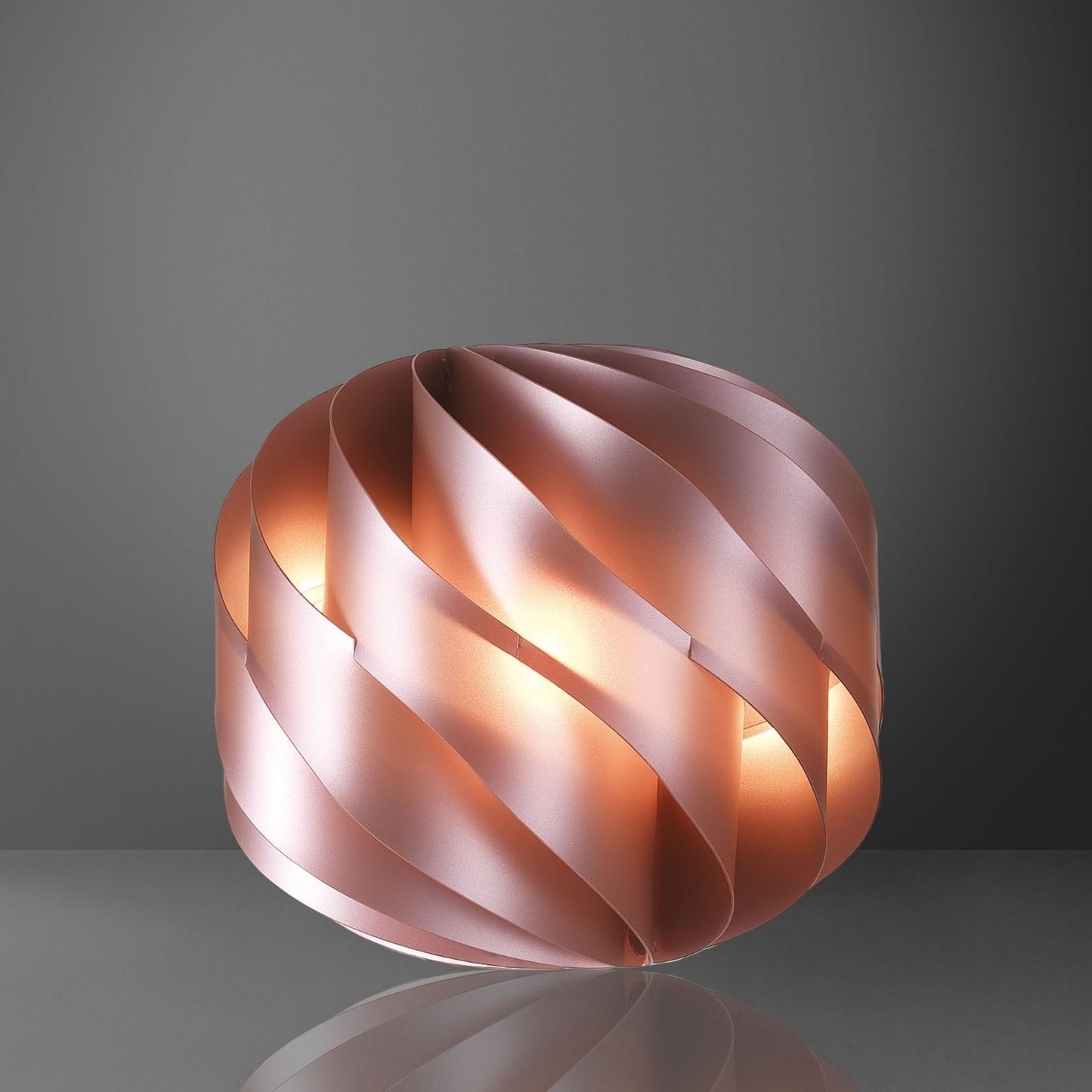 Lámpara de mesa de metal rosa Cm. 40x38h