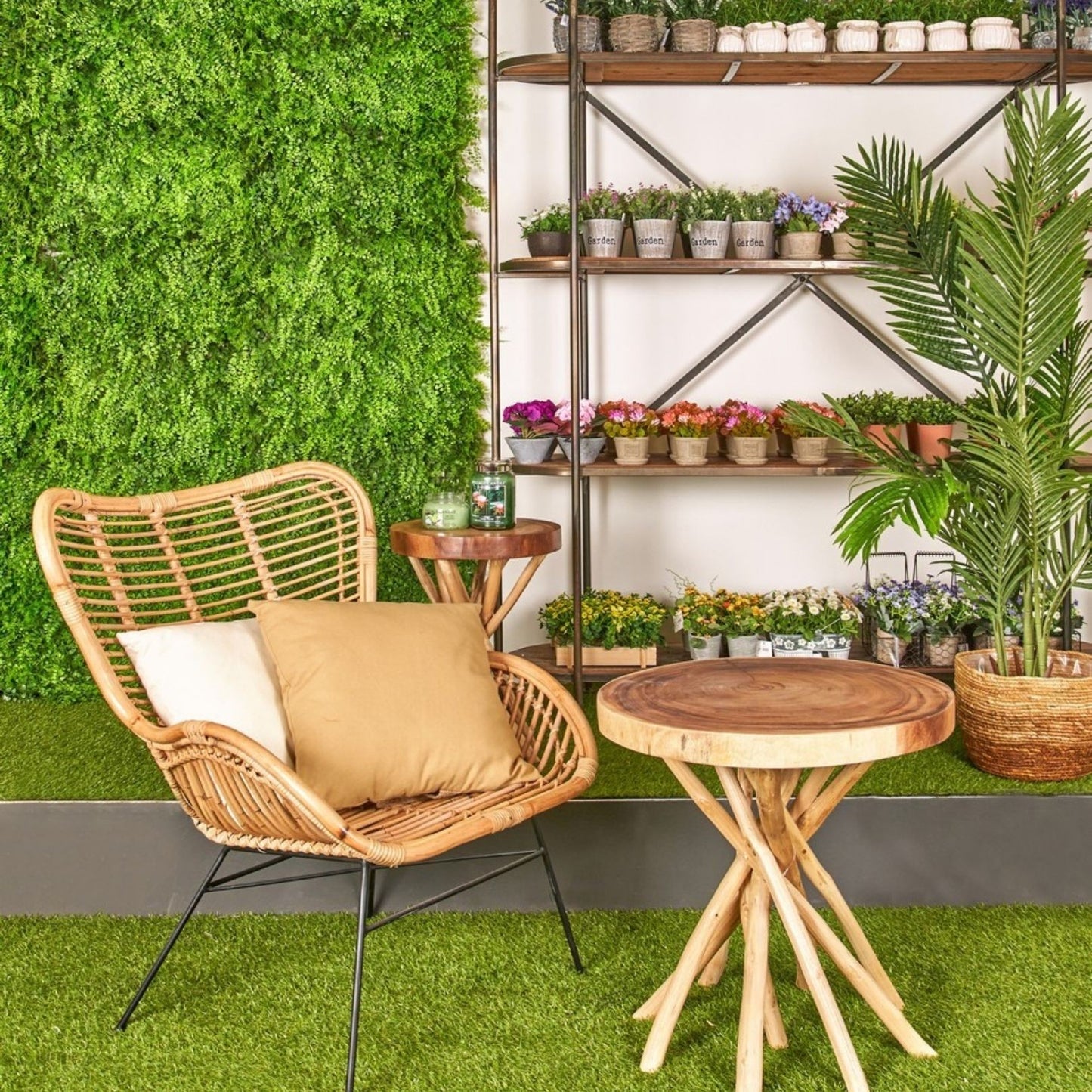 Mesa de centro de madera cm. 56 x 56