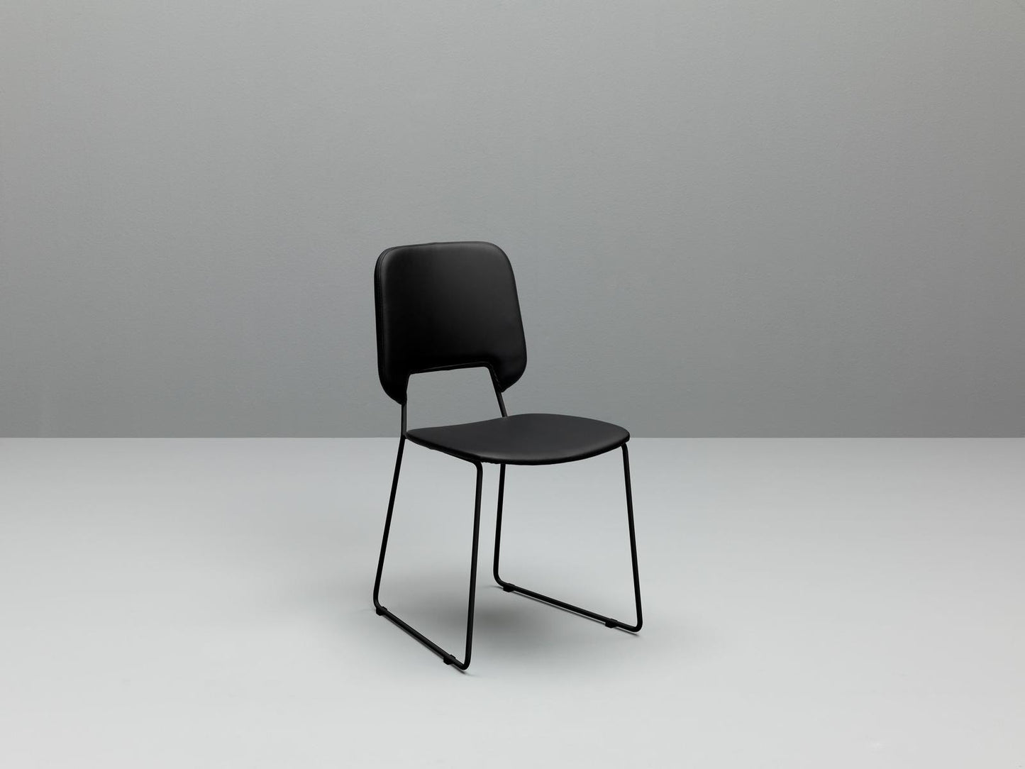 2x Silla de piel sintética y asiento negro 47,5x45,5x89h cm