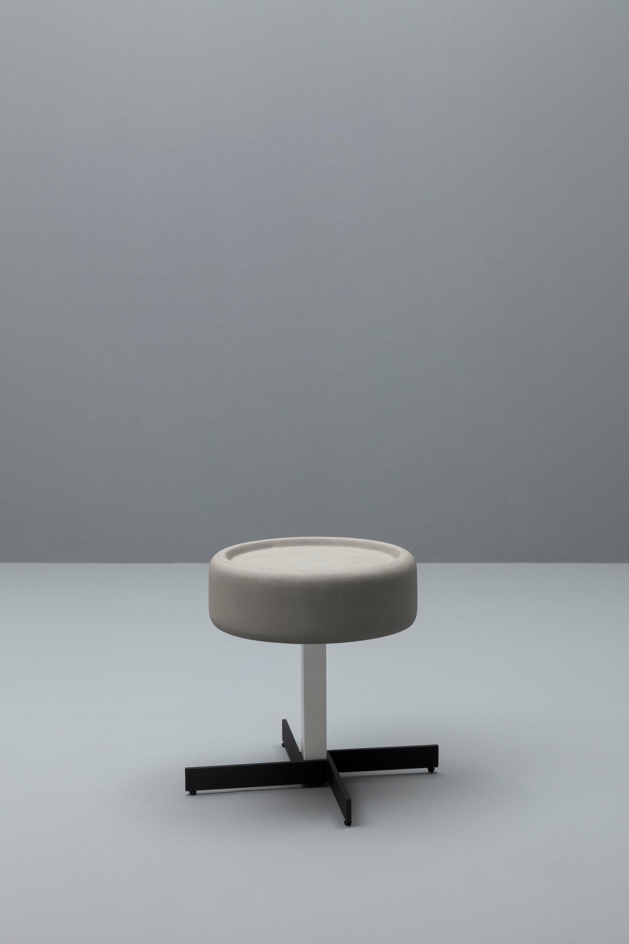 Mesa de centro de MDF con tapa gris D42xP42x52h cm