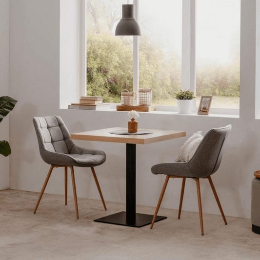 Mesa cuadrada 70x70x75 h cm tapa de roble y base negra