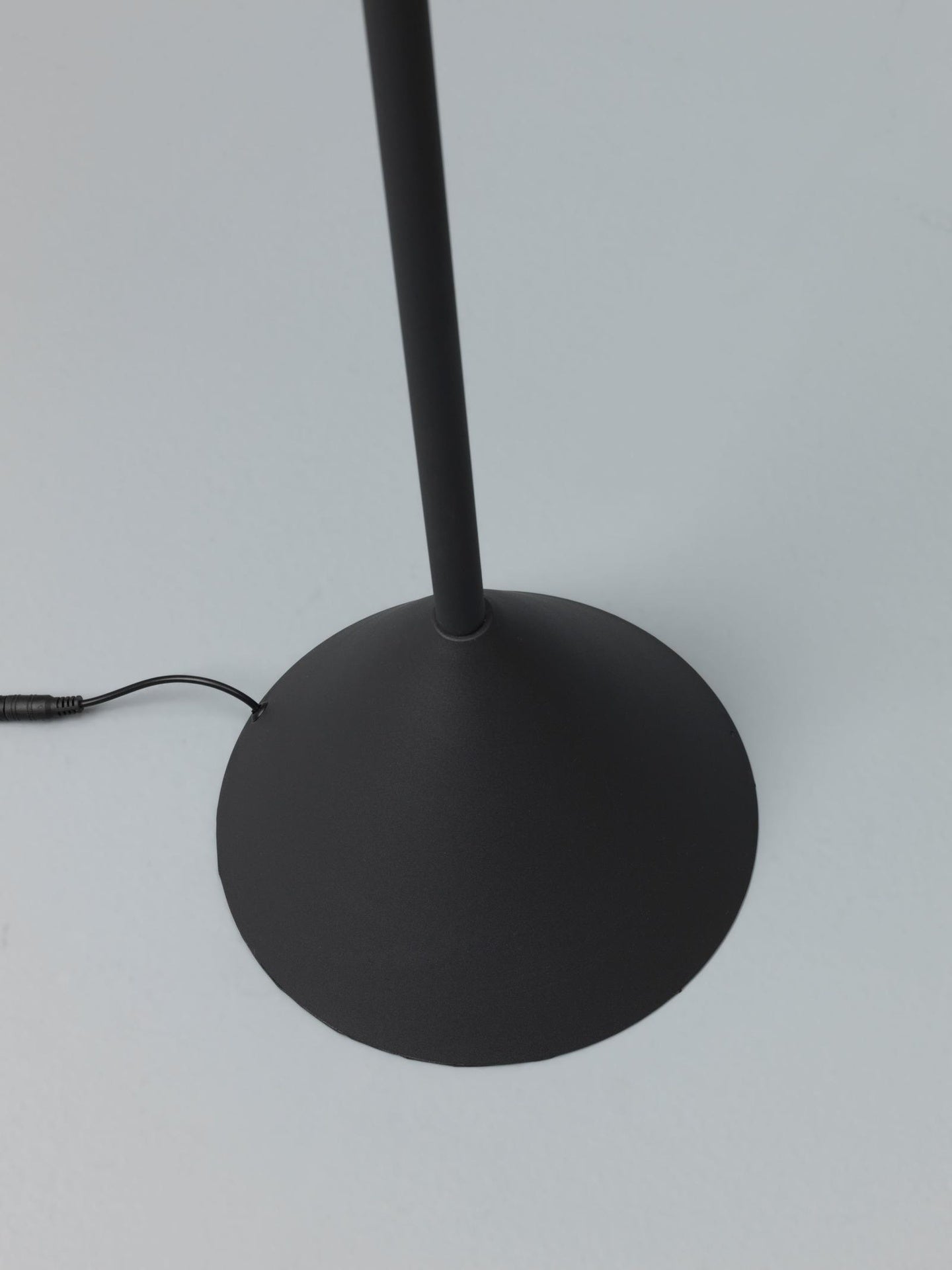 Lámpara de pie de metal negro D40xD40x156h cm