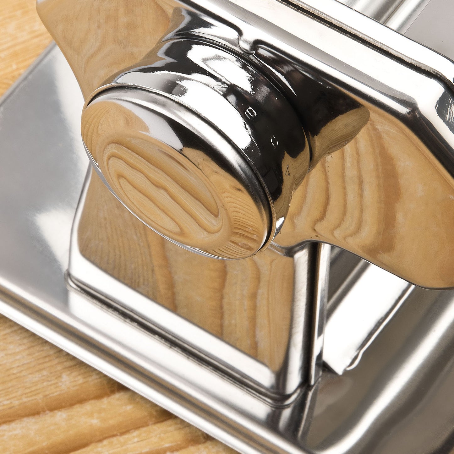 Máquina de pasta manual Girmi IM90 en acero inoxidable.