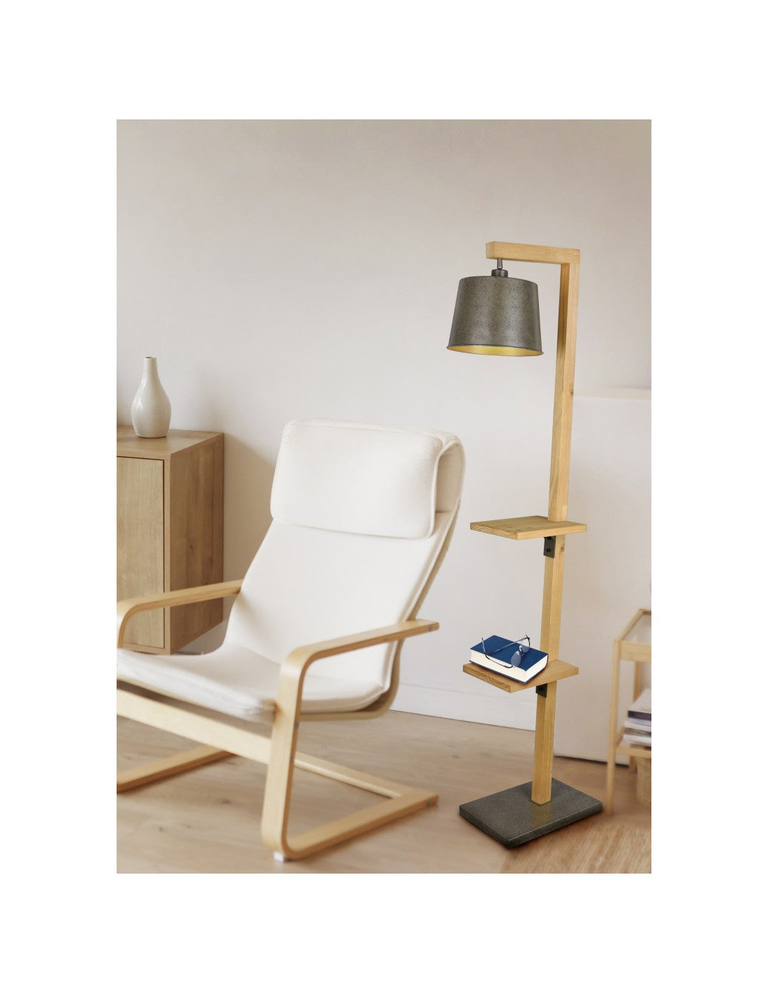 Lámpara de pie vintage estantes de madera pantalla níquel Rodrigo Trio Lighting