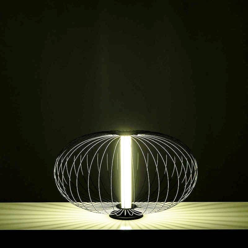 Lámpara de mesa LED con pantalla de acero negro pulido 50x50xh. 29cm 