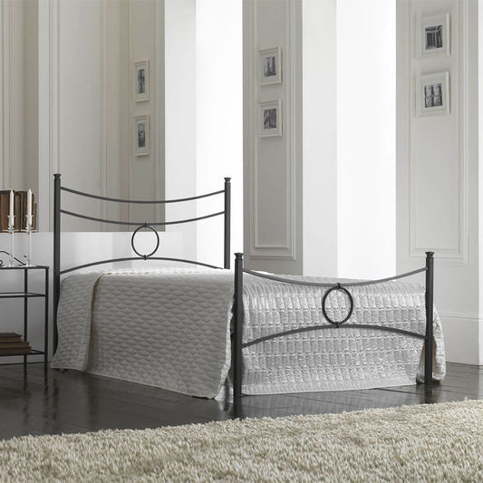 Cama queen size de hierro con pie de cama Negro CONCA 126x208x h117 cm