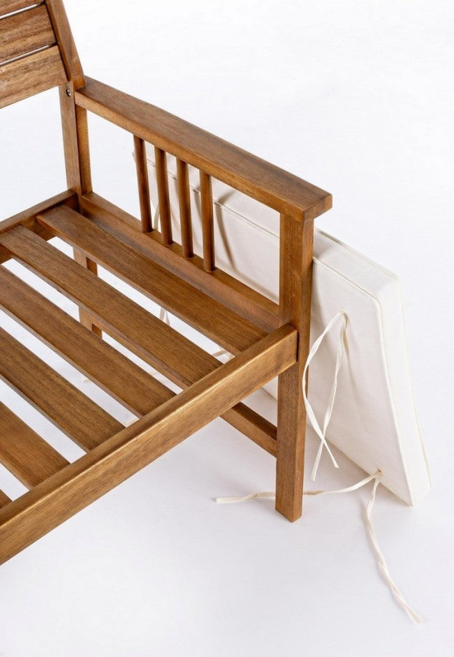Conjunto de salón Noemí de madera de acacia con cojines.