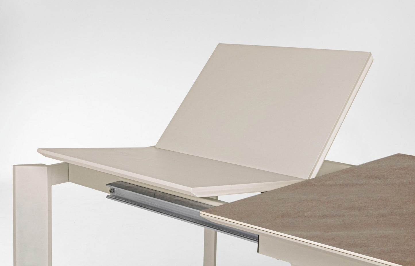 Mesa extensible Briva en gris tórtola