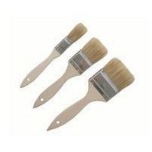 Set de 3 cepillos de cerdas con mango de madera.