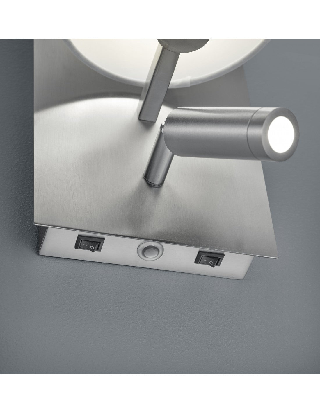 Aplique moderno con pantalla blanca y foco LED Marriot Nickel Trio Lighting