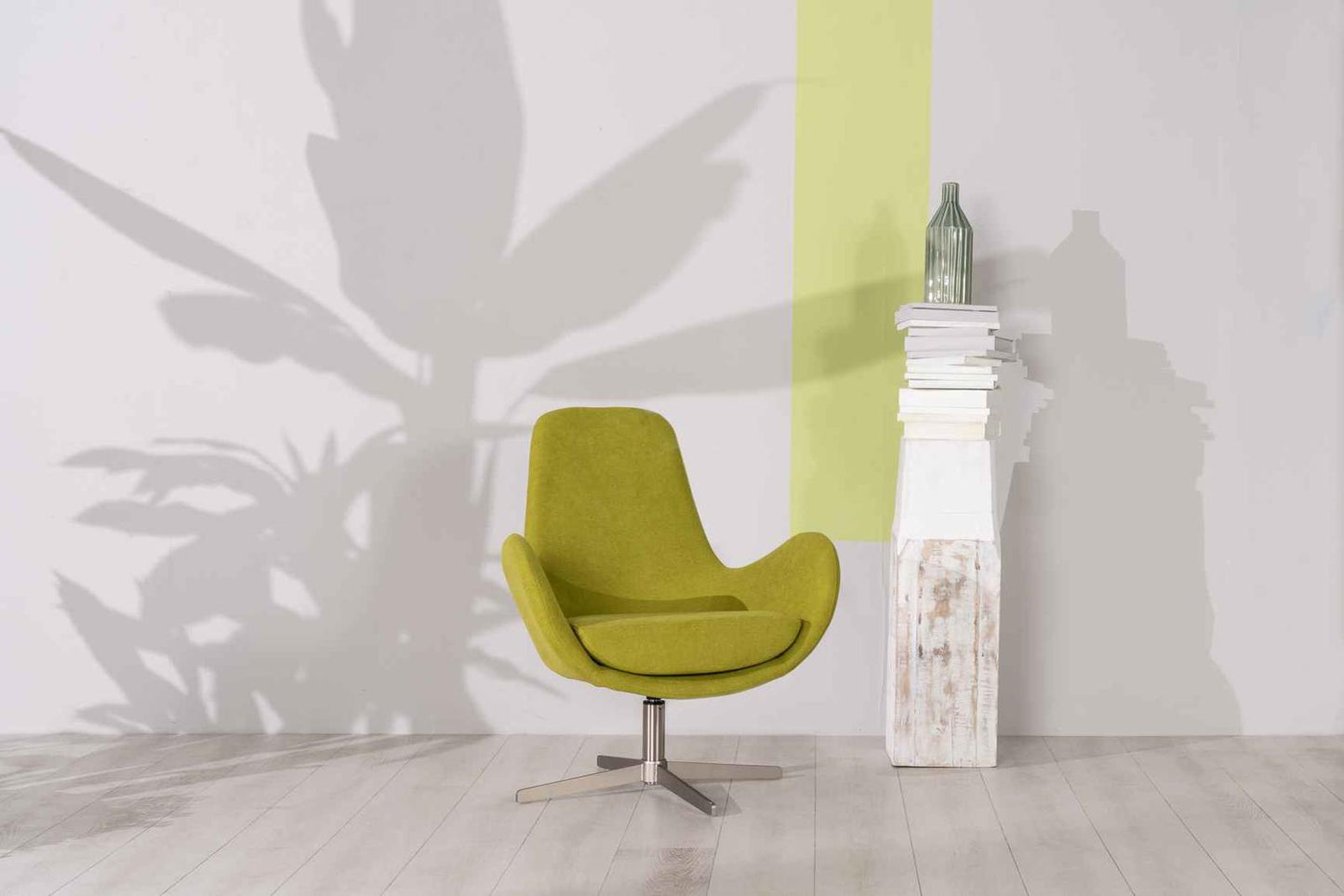 Sillón giratorio verde 64 cm x 72 cm Alt. 42 cm